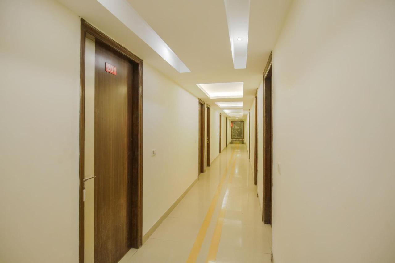 Hotel Collection O Sapphire Chandīgarh Exterior foto