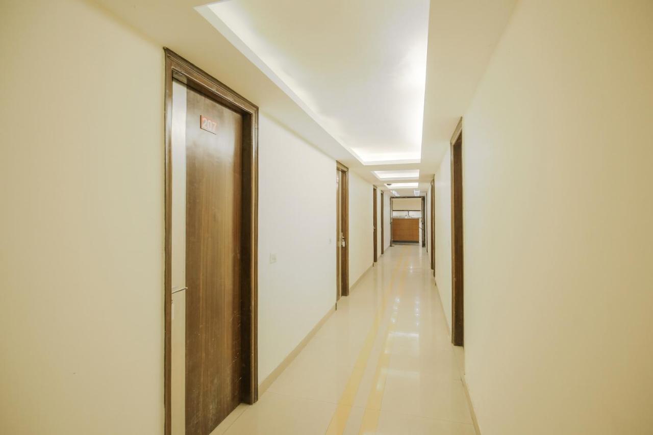 Hotel Collection O Sapphire Chandīgarh Exterior foto