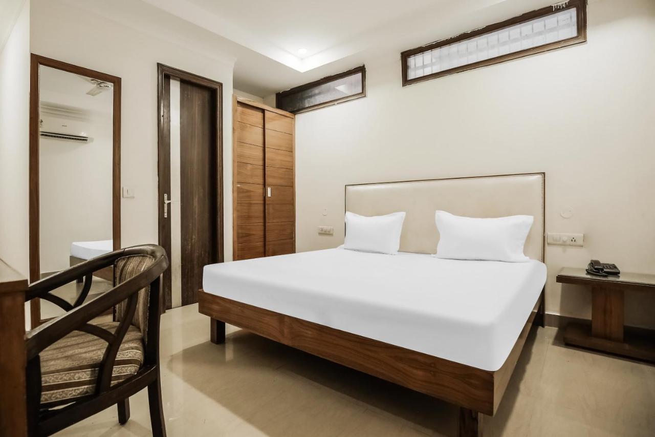 Hotel Collection O Sapphire Chandīgarh Exterior foto