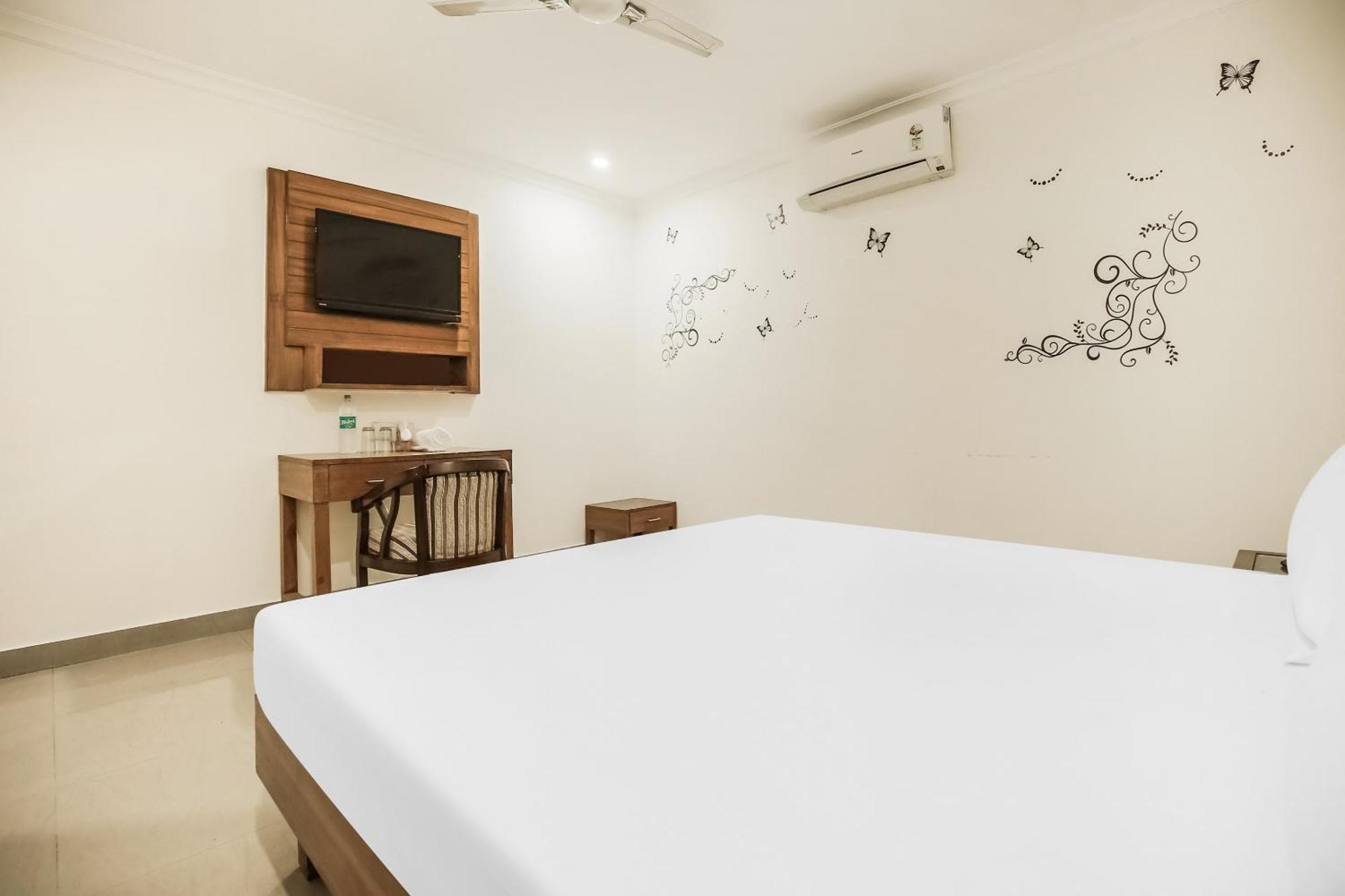Hotel Collection O Sapphire Chandīgarh Exterior foto