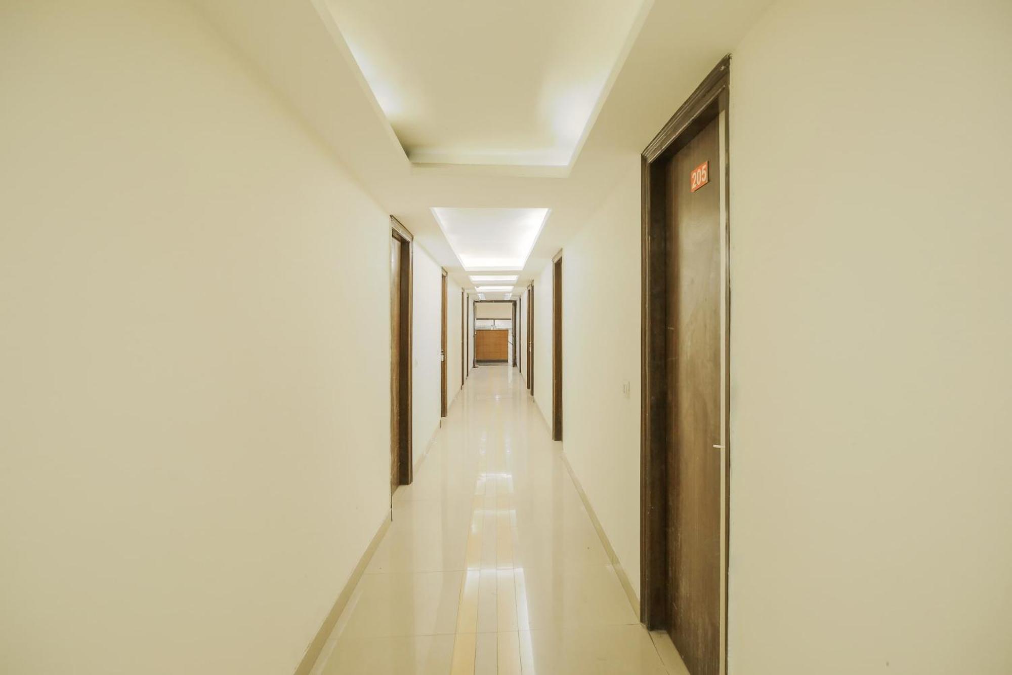 Hotel Collection O Sapphire Chandīgarh Exterior foto