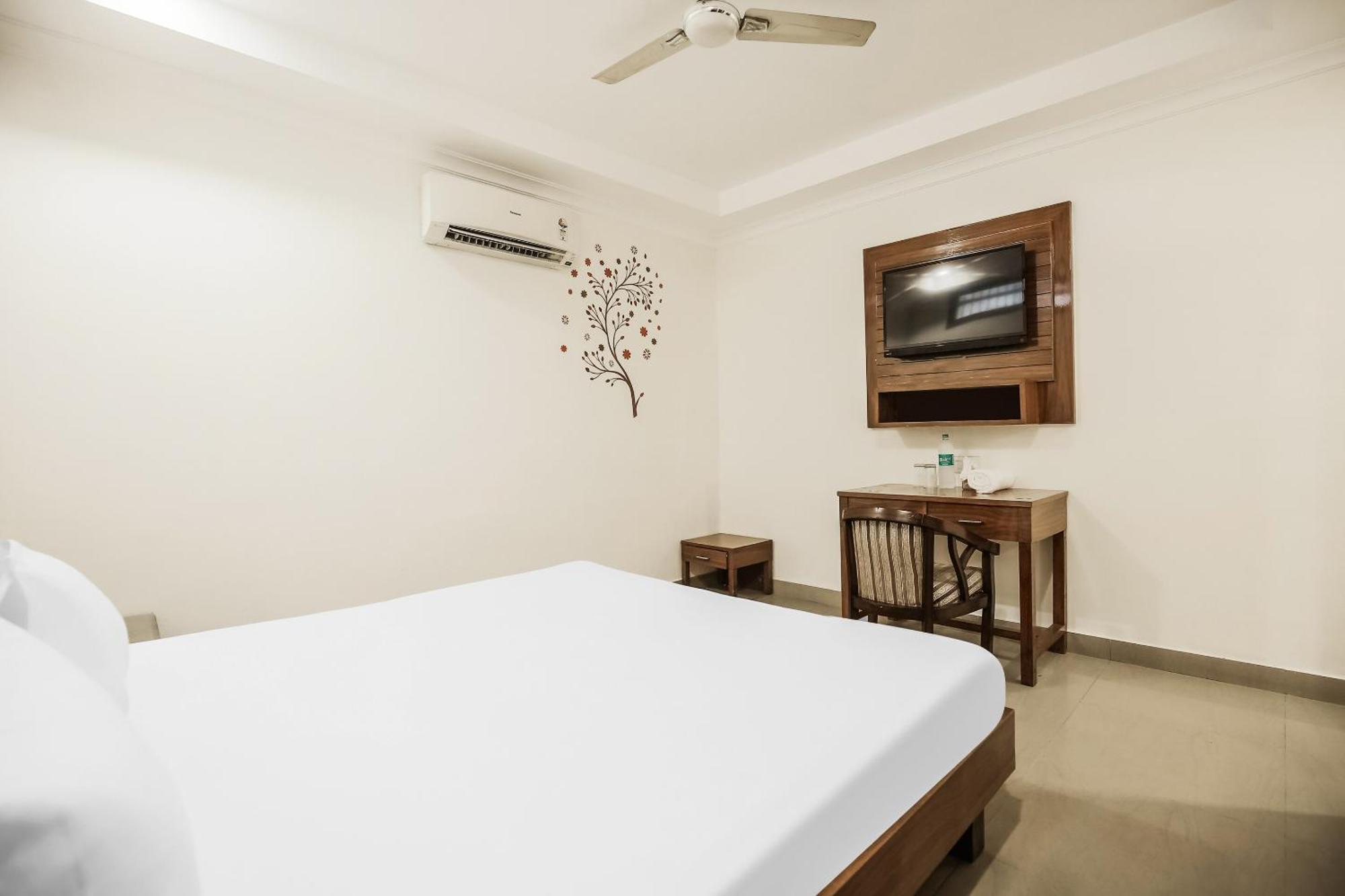 Hotel Collection O Sapphire Chandīgarh Exterior foto